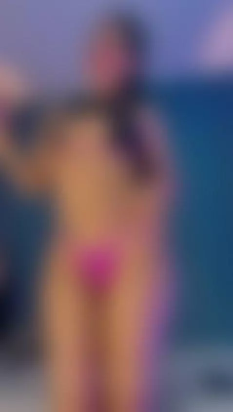 My skin burns waiting for your caresses 🔥👄 by alysson23