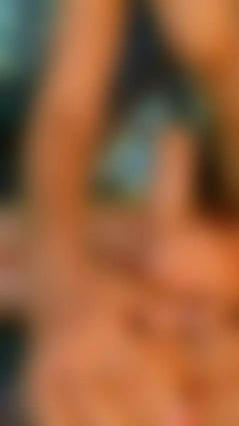 Hips moving with forbidden rhythm 🍑 by alysson23