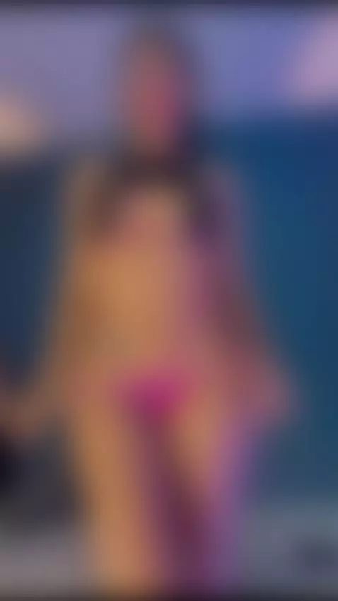 With every picture, I leave you wondering what’s next 😳🔥 by alysson23