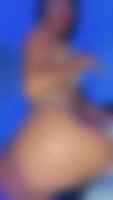 Colliding my hips with your deepest fantasies 😈💫 by alysson23