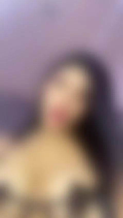 liive now! by emmagoddess