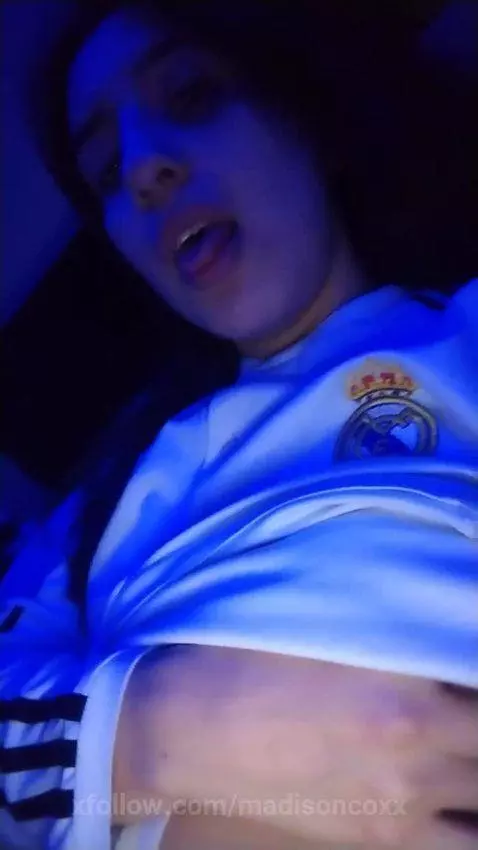 Masagge by madisoncoxx