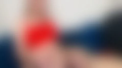 See me playing my feet by leslieplays