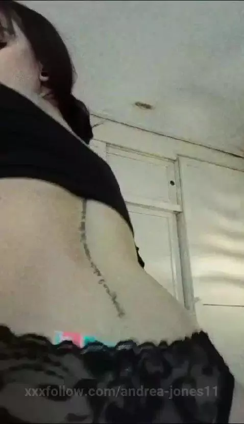 come to my living room and play with my ass by andrea-jones11