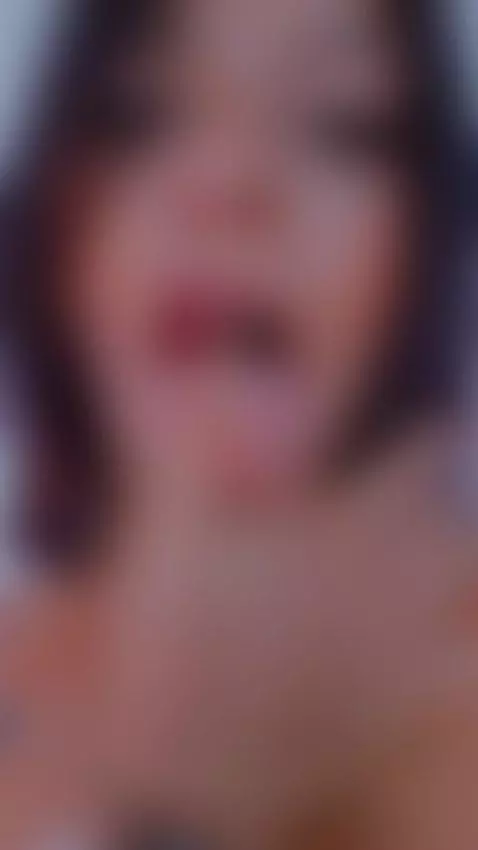 playing with my body while sending a video to my lover by amandaleiigh