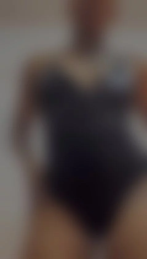 Your girl is here to please you! 😈🔥Dont forget to follow me by lizzyhalls