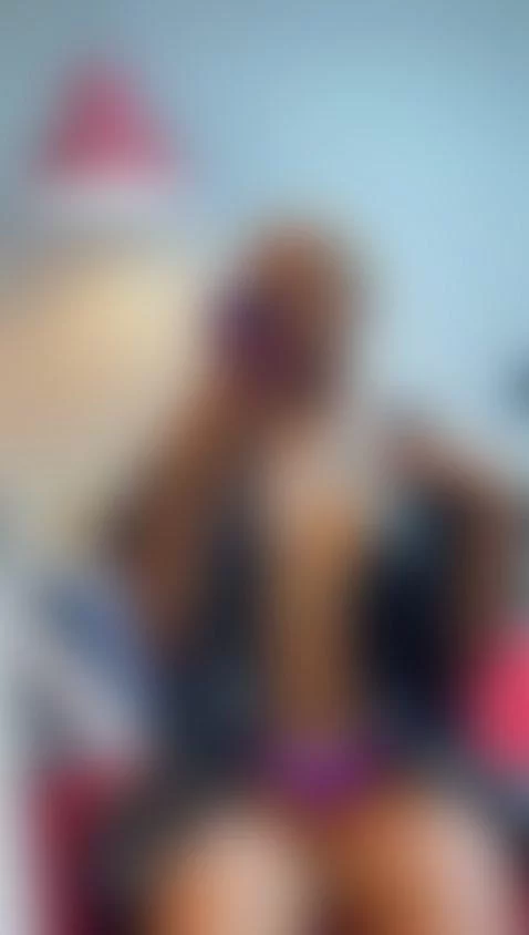 Come and suck my tits love! 😈🔥Dont forget to follow me by lizzyhalls