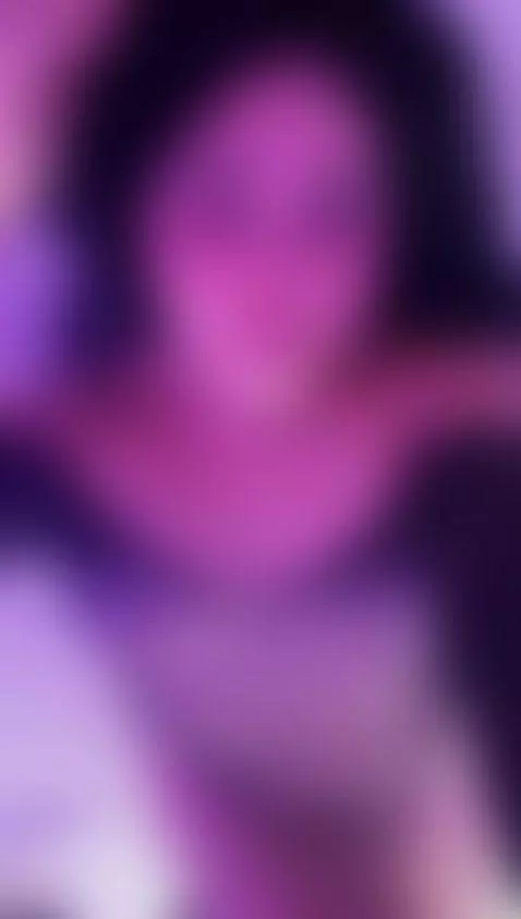 How about you play with this naughty babe? 👸 by liia-candy