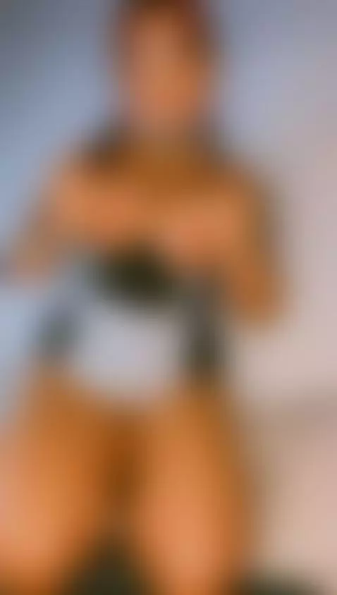 Horny maid with my huge tits out 👩‍🍳🍒🔥 by zoemodel