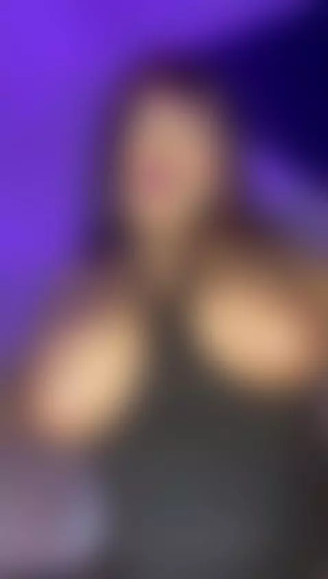 my giant tits shining for you 🍒😈 by zoemodel