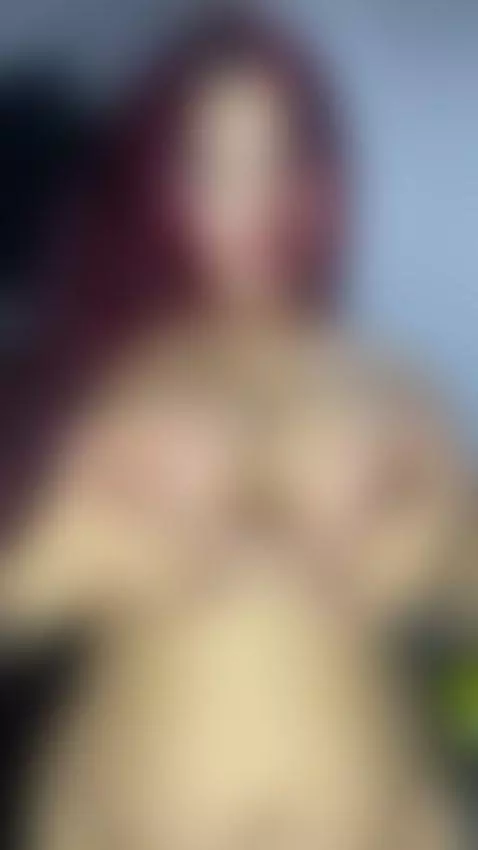 I can almost feel your eyes on my skin 😳💋https://es.stripcha... by zoemodel