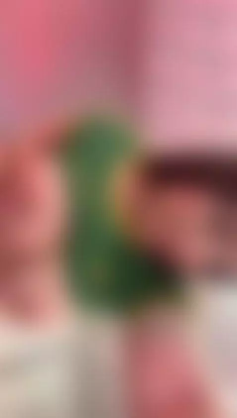 Bombshell 💥 Alyssa´s Enthralling Peek-a-Breast by alyssa-kross