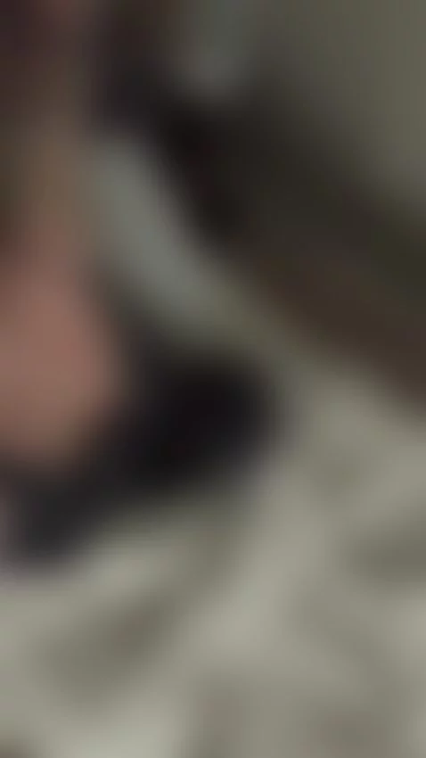 Good morning stretch with the girls! 🌞 by mssophiabanks