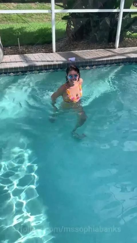 And you can pause ⏯️ hahaha 🤣 we all think we’re filming Osc... by mssophiabanks