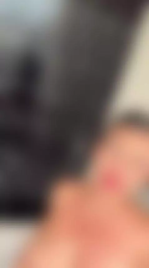 muetra las tetas en la calle by angels-pervert