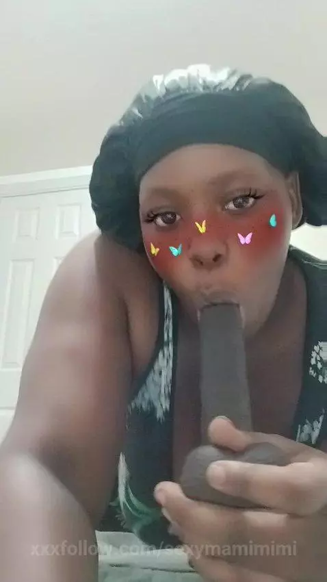 bbw sucking 8 inch dildo by sexymamimimi