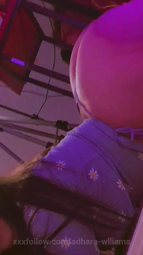 Have you ever seen a butt as big and provocative as mine? 🍑🔥 by adhara-wlliams