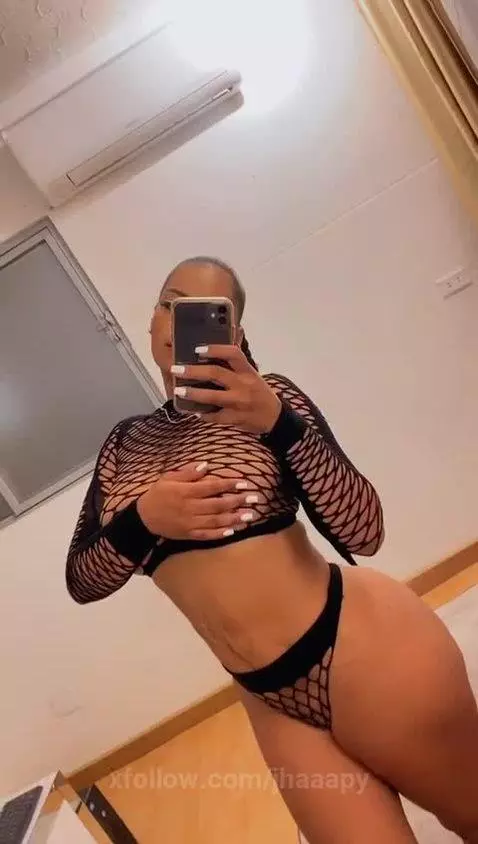 I'm on the line honey, I want to see you! by jhaaapy