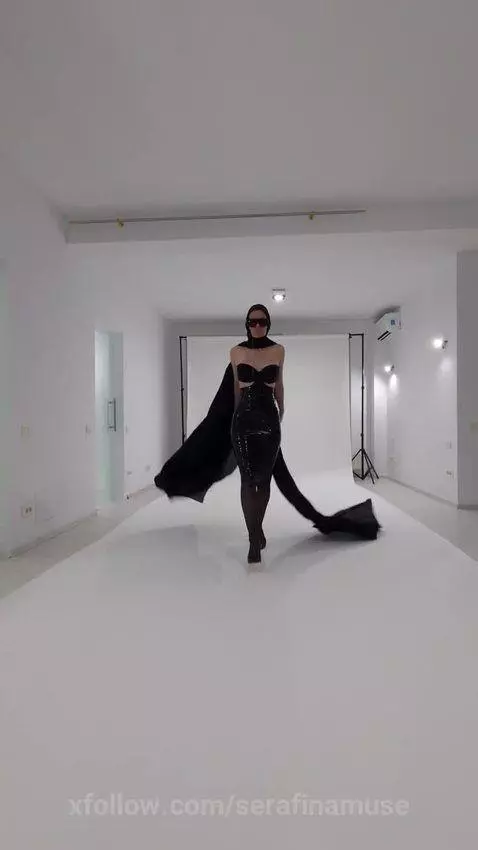 When the skirt is so tight you can barely step. #fashion #ti... by serafinamuse