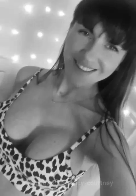 I m online for u! Welcome! by spicy-courtney