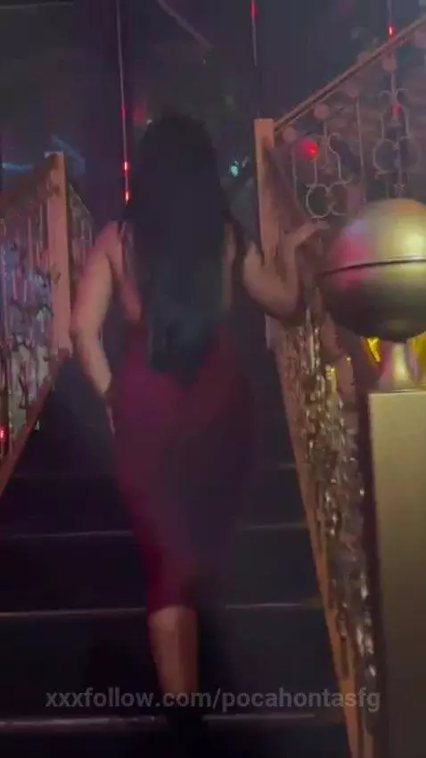 I enjoy the party and how sensual I am🤭 by pocahontasfg