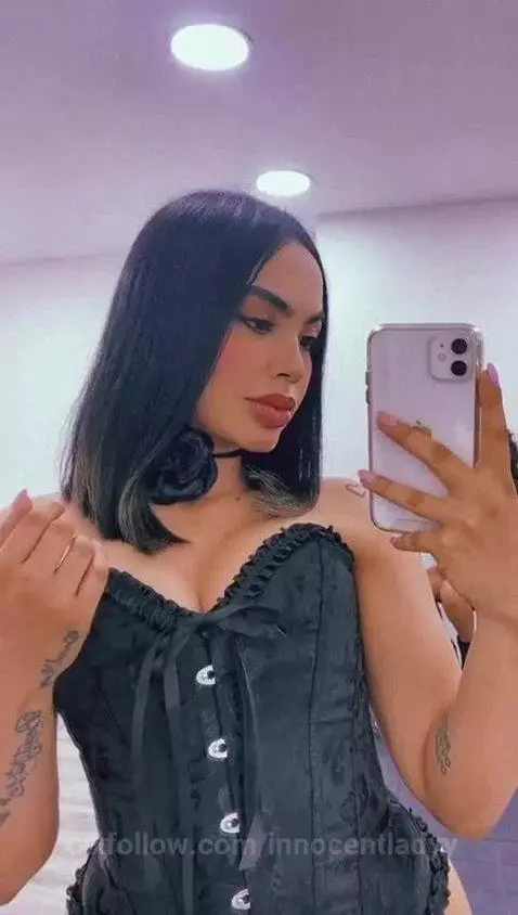 I'm online and i'm thinking on you here with me🌺🖤 by innocentladyy