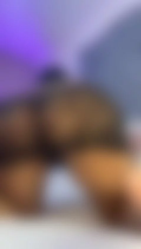 twerking with a nice butt by miaaevanss