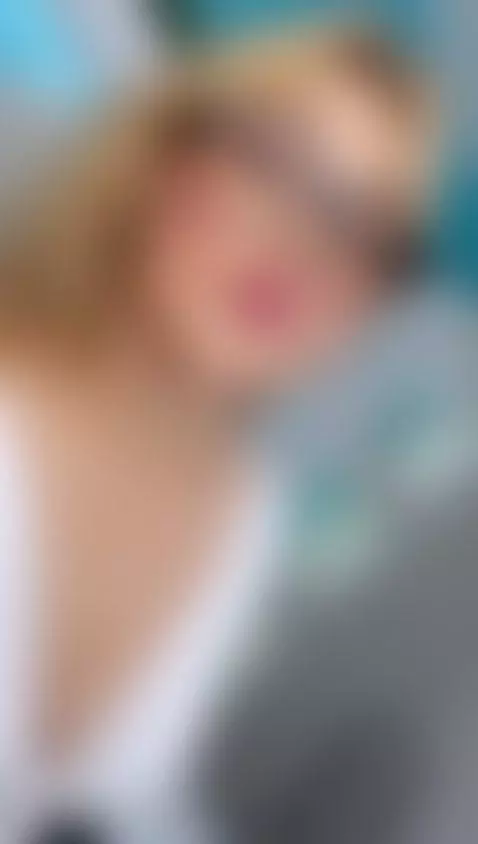 Fuck my huge ass and make me cum with pleasure 🍑 by melissamorgan