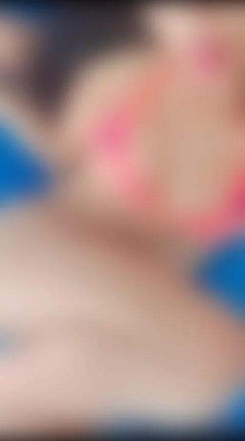 A hot surprise by evaluna-horny