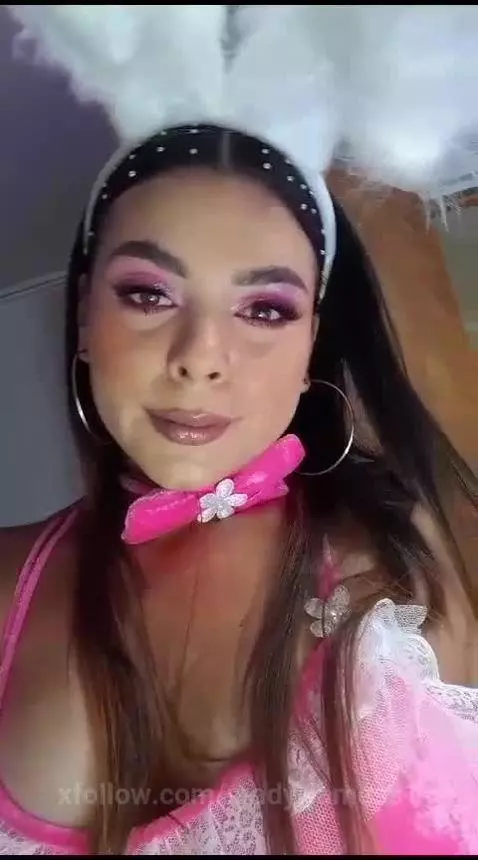 ONLINE BABYYY by mady-jamess1