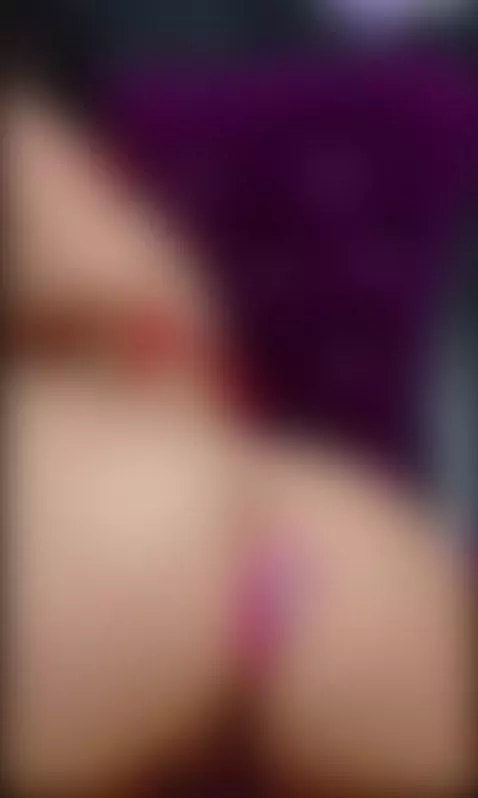 Booty teasing on cam… dare to control how fast it moves? by salomepaez1