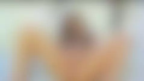 Quiero que abras mis piernas, me mires a los ojos y hundas t... by hellenowen