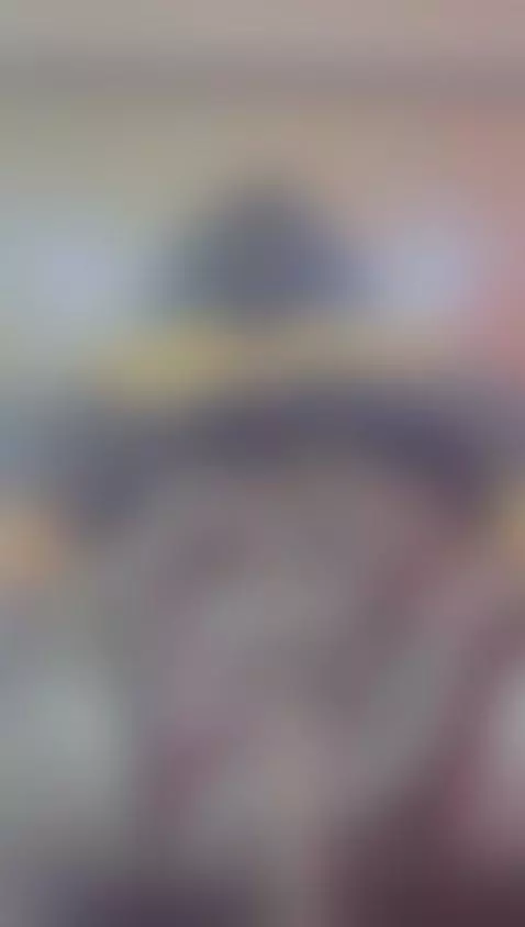 Do you want me to sit on your face? by luarossetti