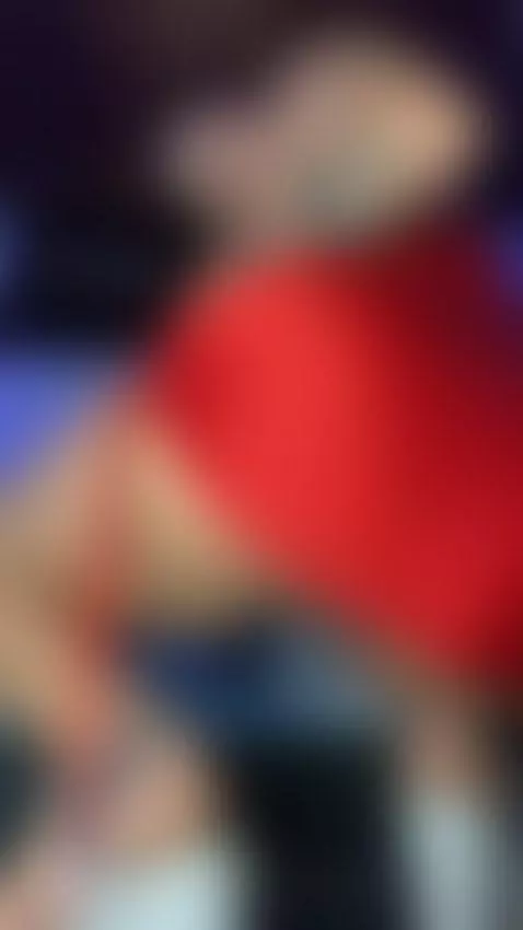 Te gusta el rojo? 😈 by alana-sweet14