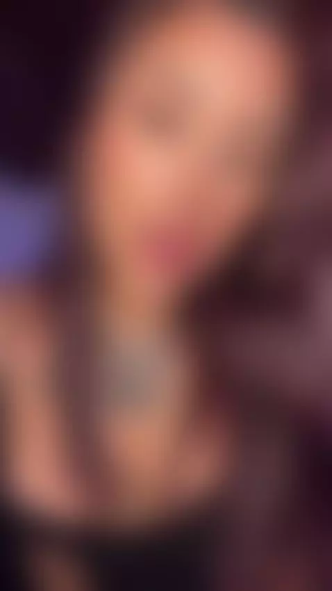 Did you catch a glimpse of it? 😏😏😏 by alana-sweet14