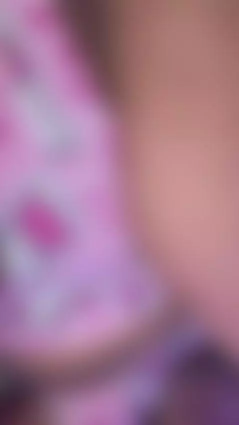 How about a blowjob in my pussy? 🍑🤤 by alana-sweet14