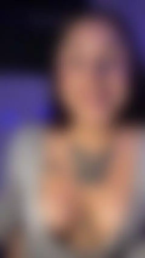 Crees que me pondria timida delante de ti papasito? 😈🔥 by alana-sweet14