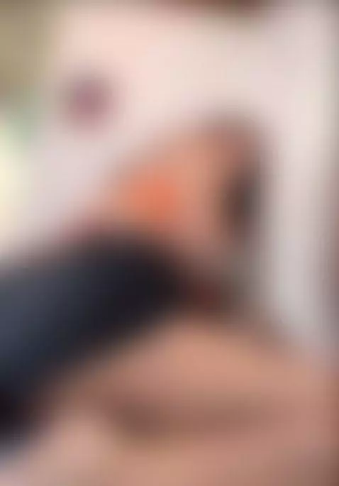 Que tal si estuviera encima de ti y moverte mi gran culo asi... by alana-sweet14