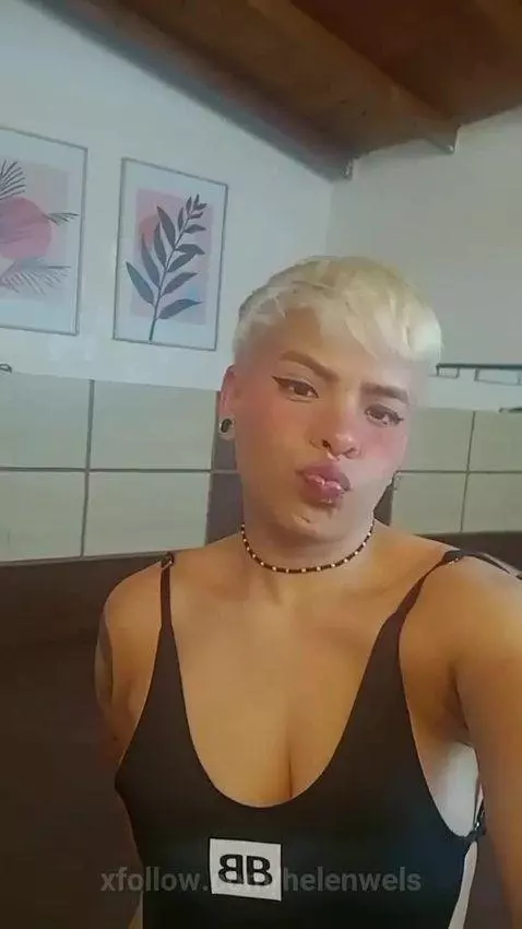 My hot Monday by helenwels