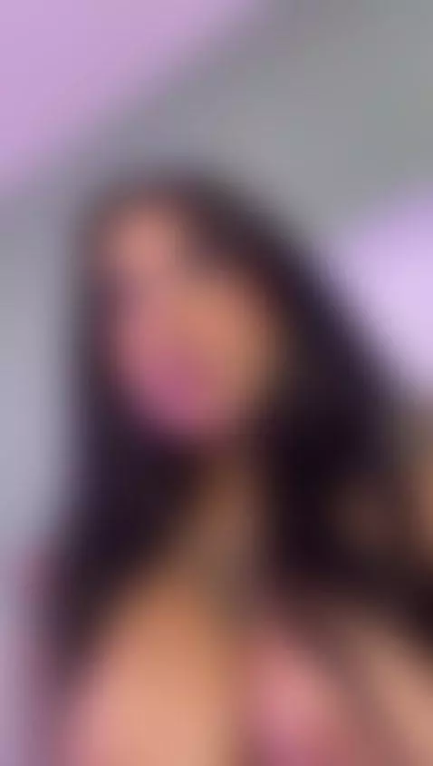 come enjoy my tits https://www.camsoda.com/anahile-cruz by anahile-cruz