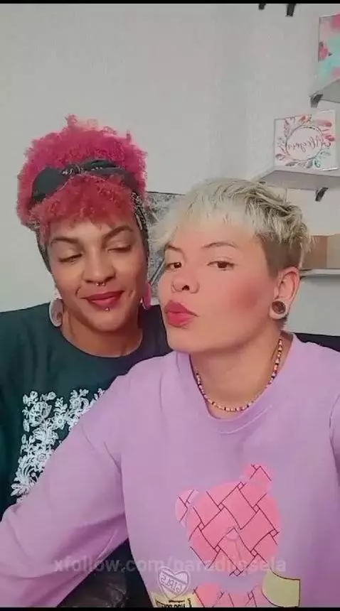 Rich and delicious kisses by paradiissela