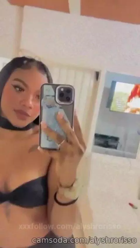 beautiful brunette by alyshrorisso