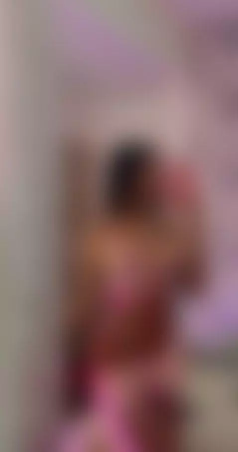 Spoiler: You won’t be able to focus after this 👀 by hornysweetebony