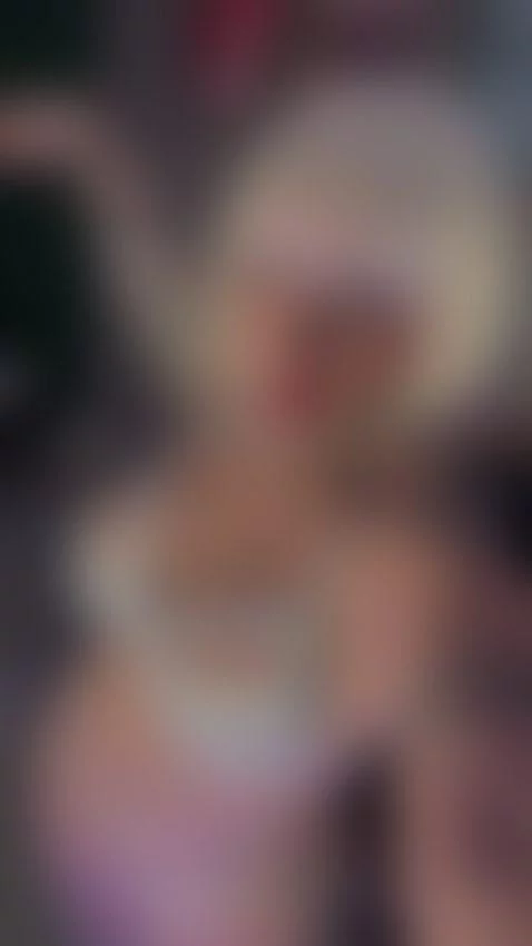 Live now https://www.camsoda.com/elettraa by delettraa