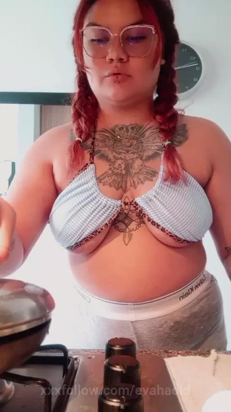 can i be ur break fast? 😏 by evahadid