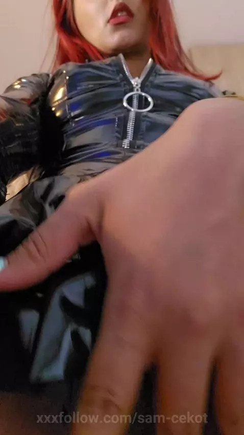 Tight latex, tighter pussy 🖤💦 by sam-cekot