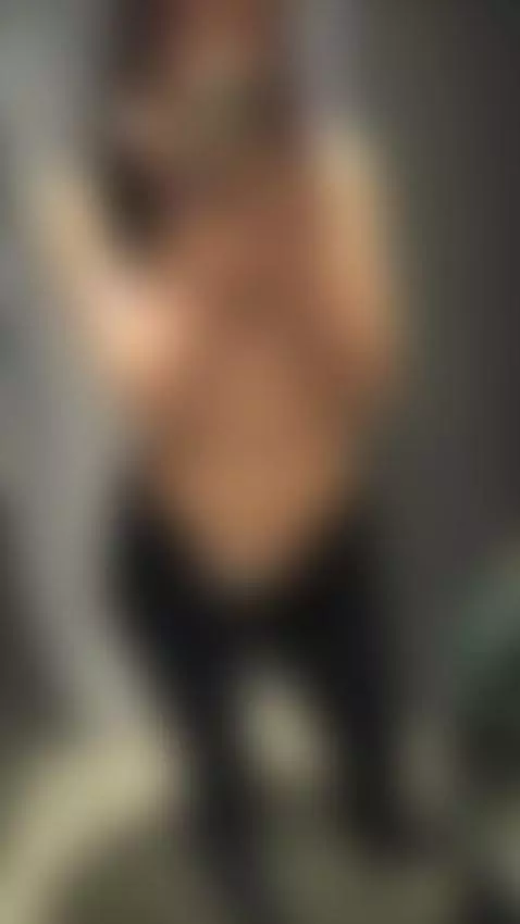 Public dress room 🤫🤫 by sam-cekot