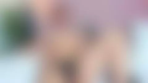 Good start to the week 🍓 by adelinecolins