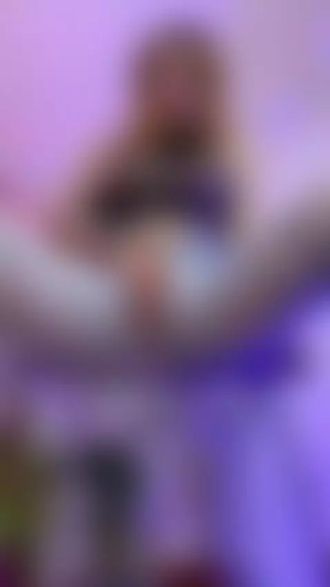 Can you make my jeans wetter please? 👇🏻👇🏻👇🏻 by anastaxialynn