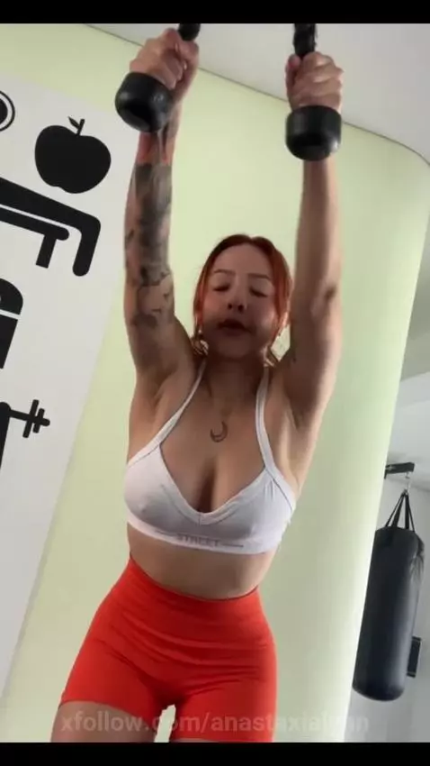 How hot is watch a girl working out? 😈 by anastaxialynn